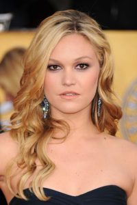 Red carpet photo of actress Julia Stiles